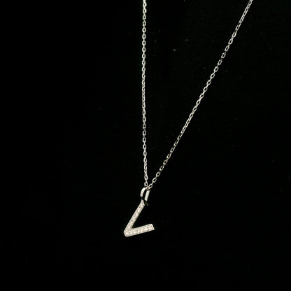 Diamond Initial V Alphabet Pendant In 18k Gold