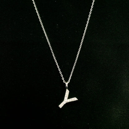 Diamond Initial Y Alphabet Pendant In 18k Gold