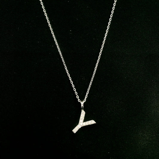 Diamond Initial Y Alphabet Pendant In 18k Gold