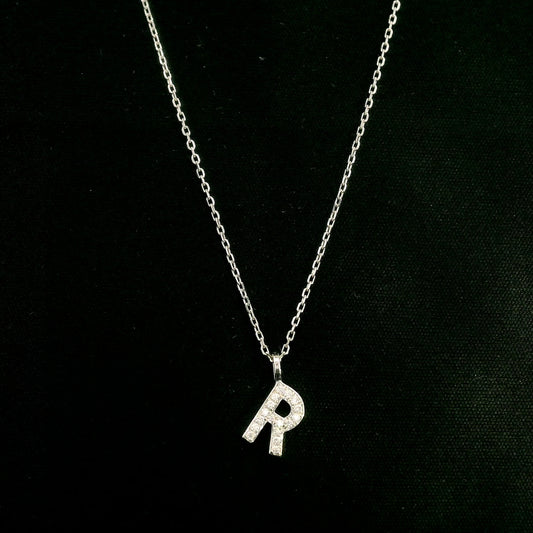 Diamond Initial R Alphabet Pendant In 18k Gold