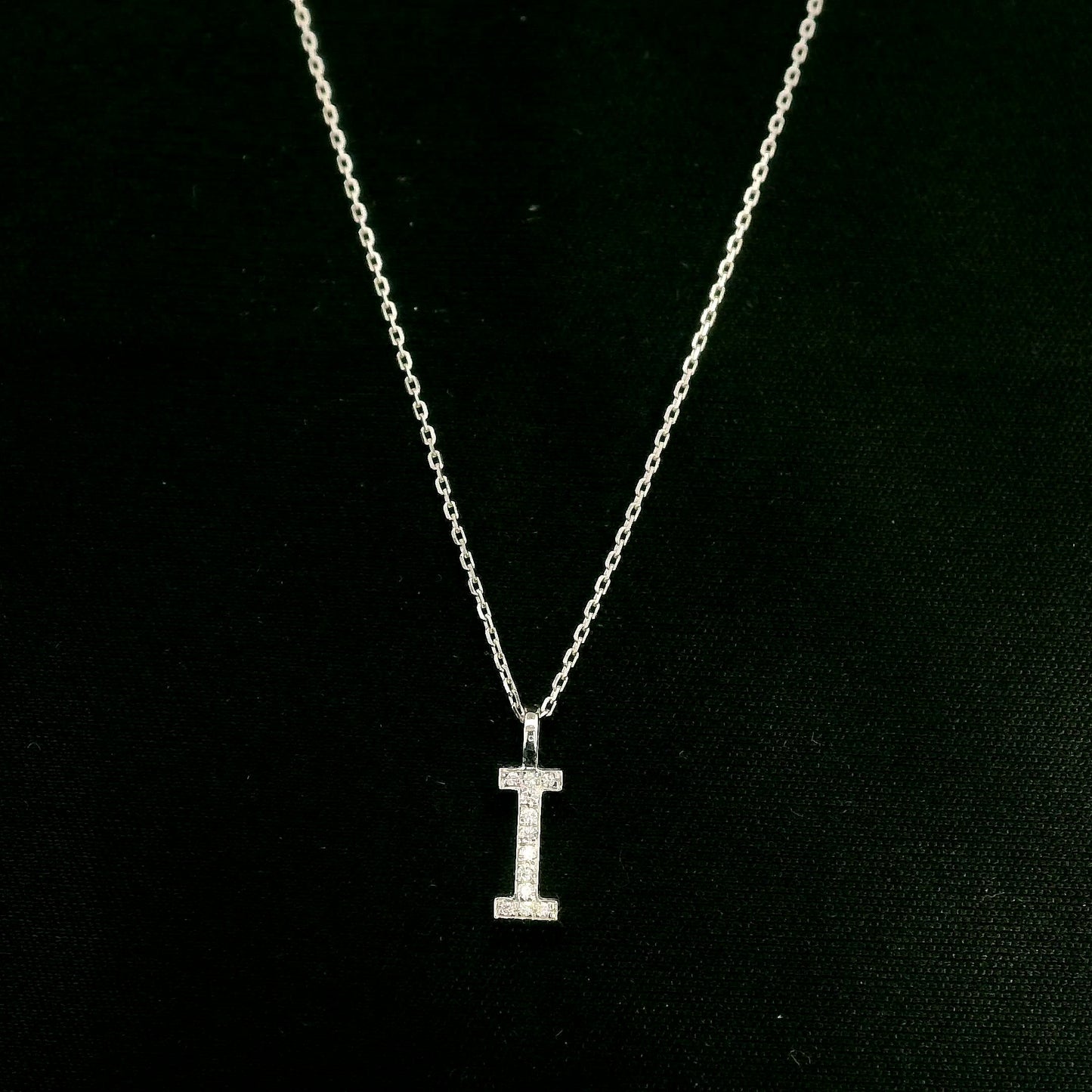 Diamond Initial I Alphabet Pendant In 18k Gold