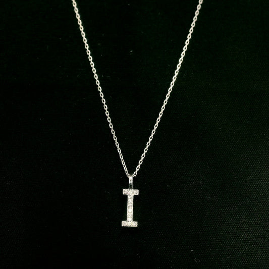 Diamond Initial I Alphabet Pendant In 18k Gold