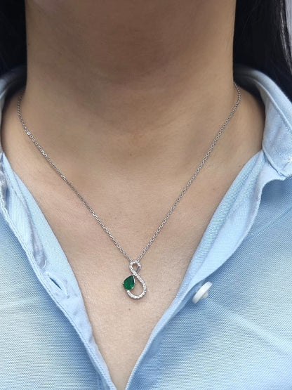 18k white gold pendant with 0.74ct pear-shaped emerald & 0.19ct diamond accents – certified authenticity included
