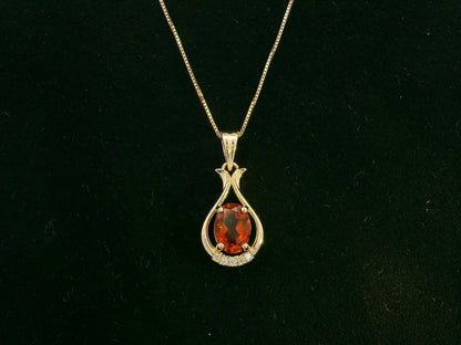18k yellow gold pendant with 0.72ct oval citrine & 0.03ct diamond accents – certified authenticity included