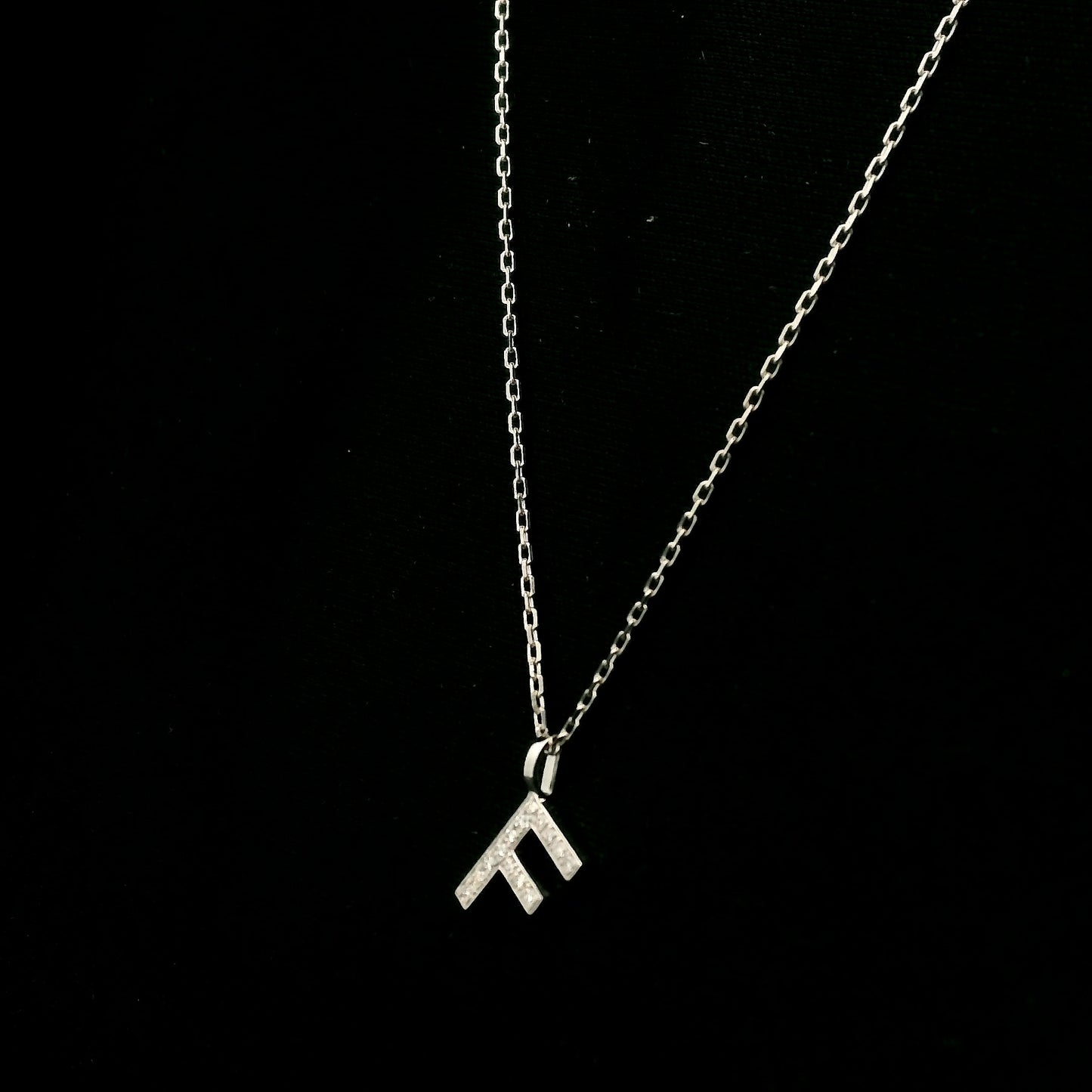 Diamond Initial F Alphabet Pendant In 18k Gold