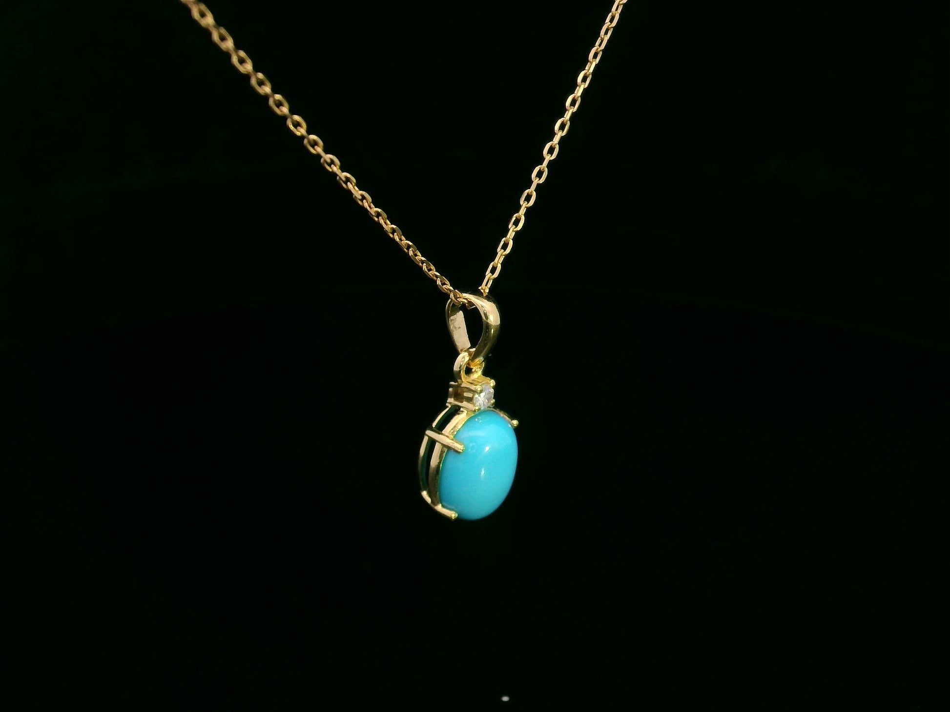 18K yellow gold turquoise pendant with 1.75ct turquoise and 0.03ct diamond – Emirates Diamonds