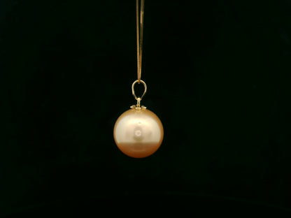 18K yellow gold South Sea golden pearl pendant featuring a 10×13 mm natural pearl – fine pearl jewelry by Emirates Diamonds