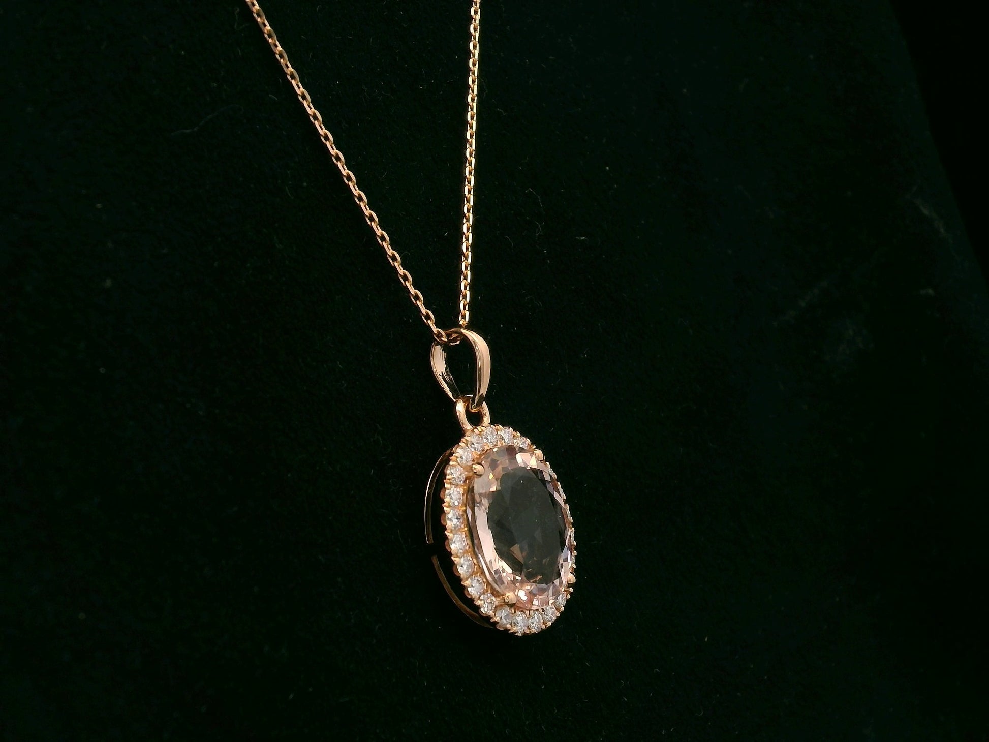 18K rose gold oval morganite diamond halo pendant with blush pink center stone – Emirates Diamonds