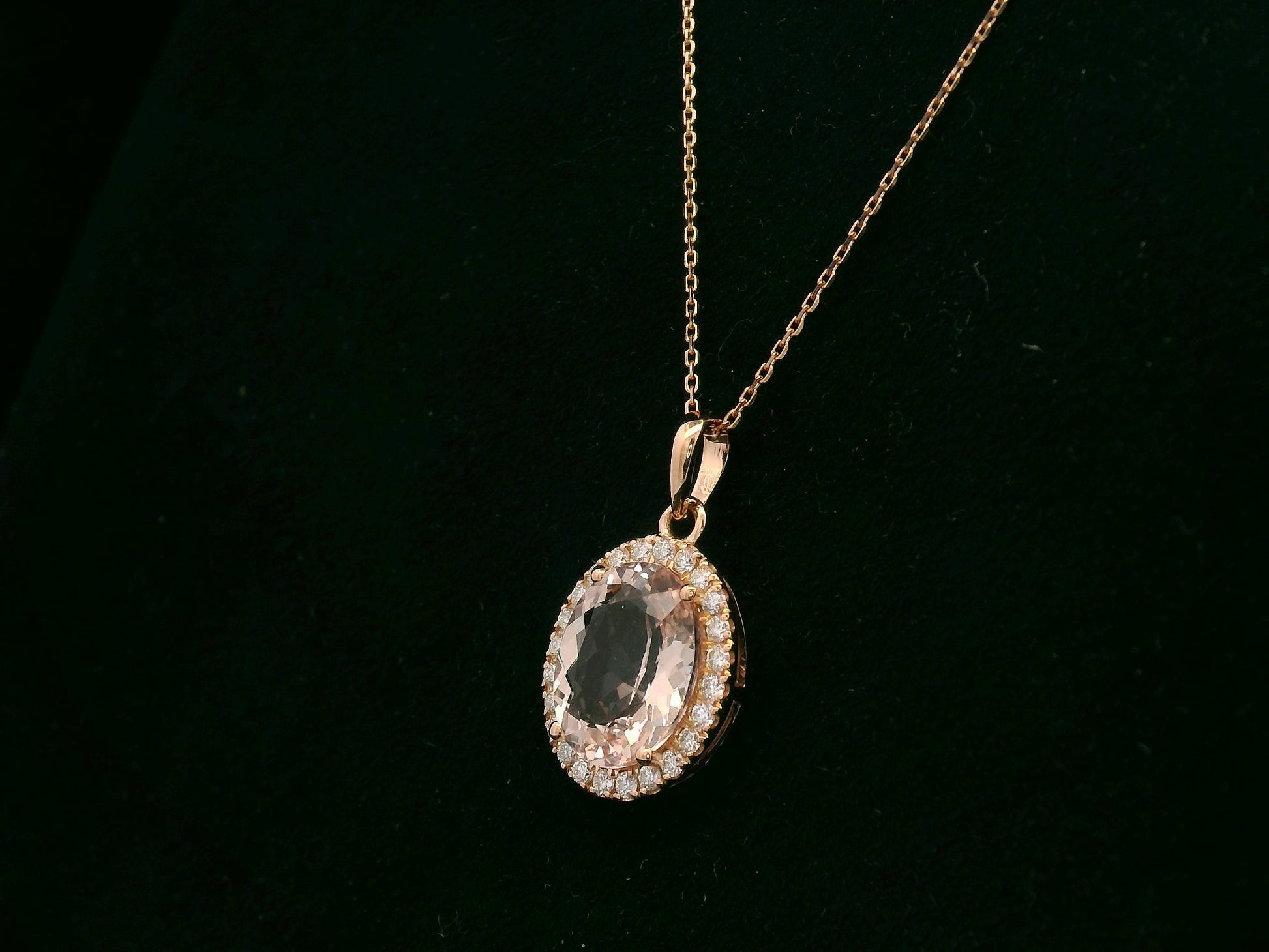 18K rose gold oval morganite diamond halo pendant with blush pink center stone – Emirates Diamonds