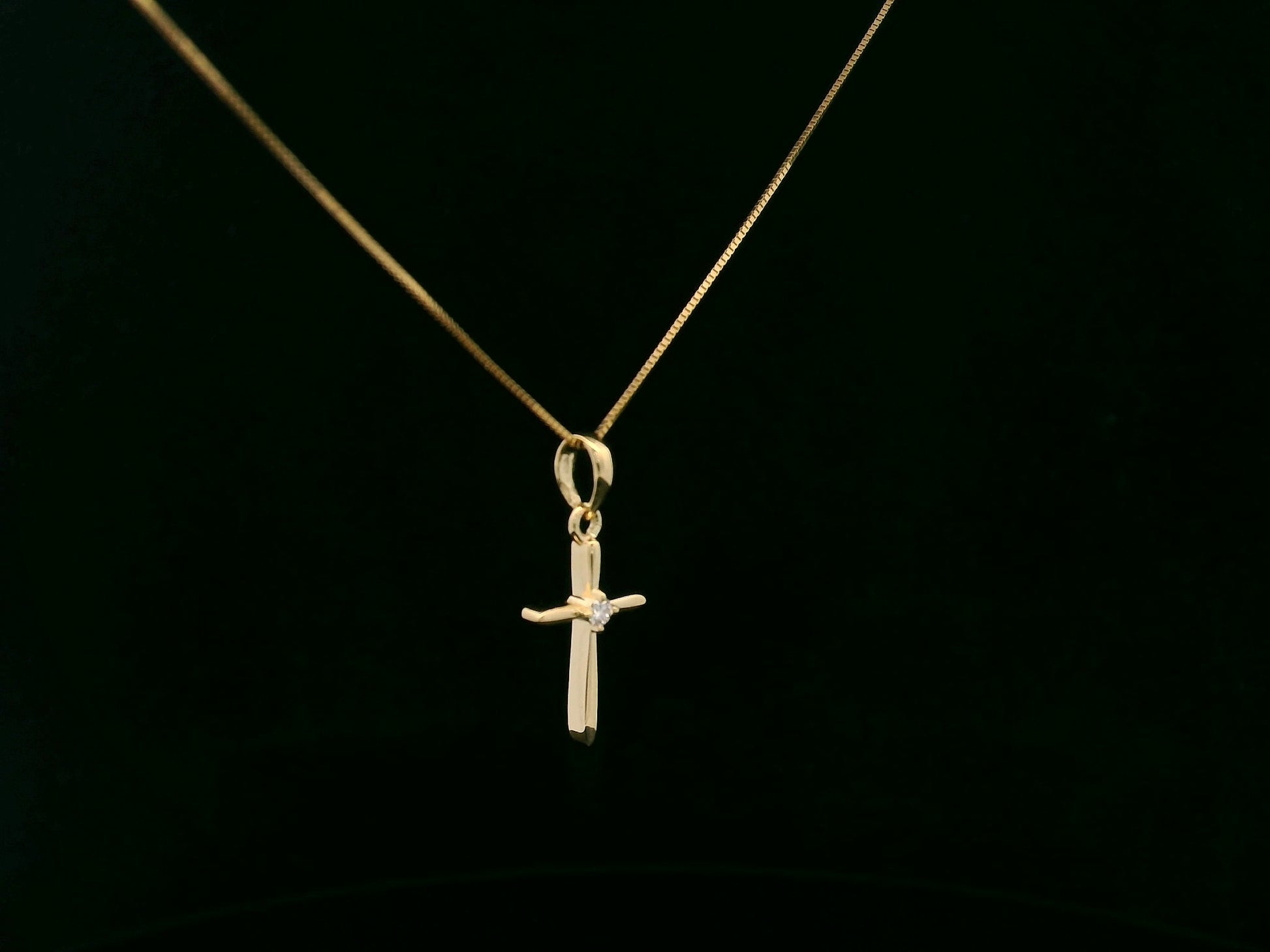 Diamond Cross Pendant in 18K Yellow Gold – 0.02 Carat Minimalist Necklace