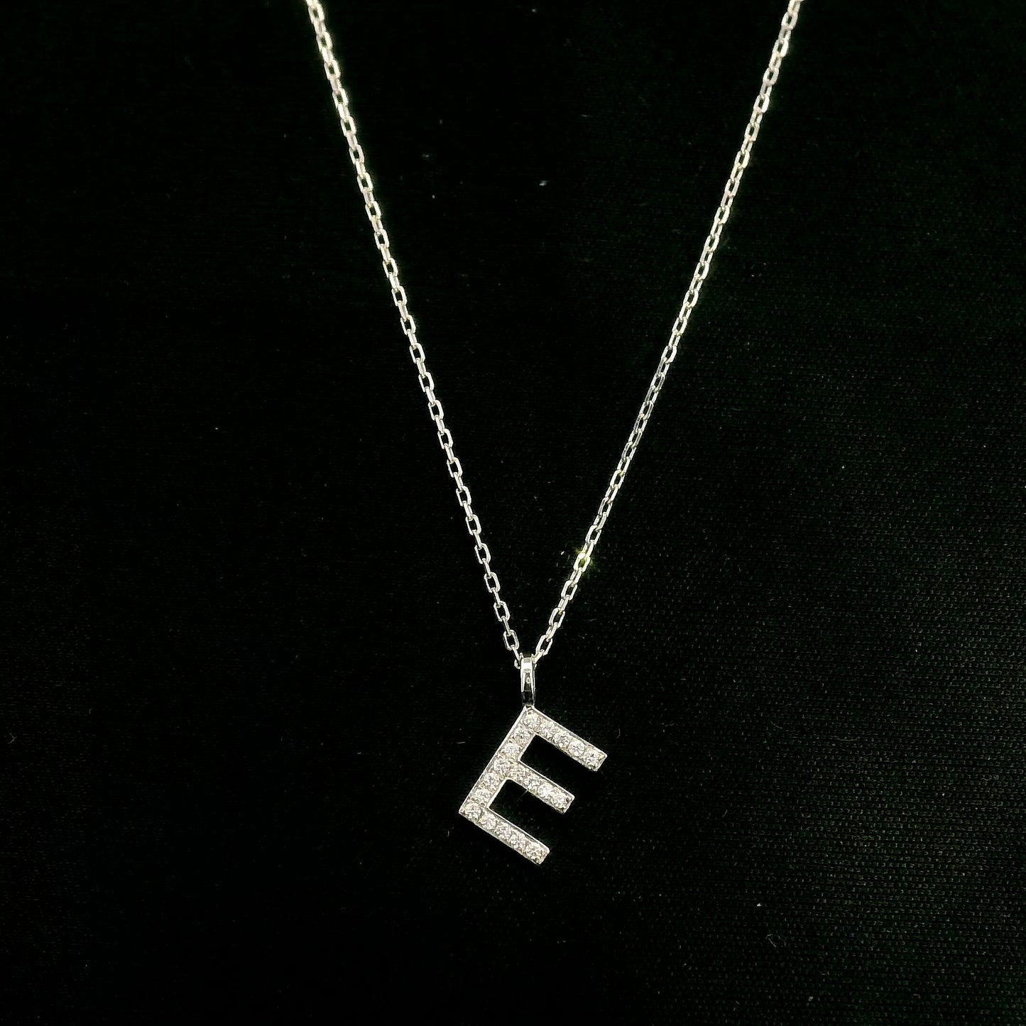 Diamond Initial E Alphabet Pendant In 18k Gold