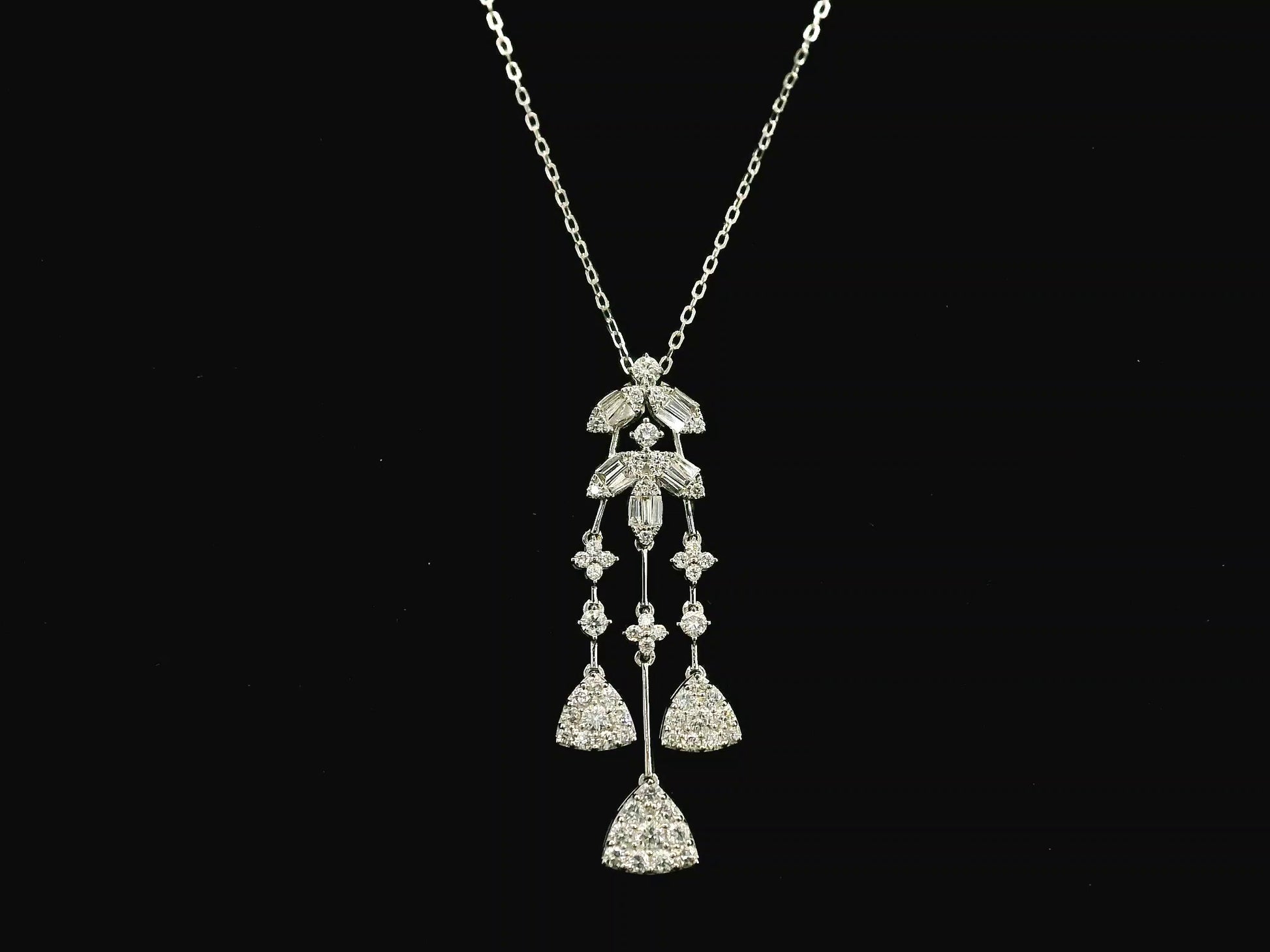 Diamond chandelier necklace in 18K white gold with cascading diamond drops – Emirates Diamonds