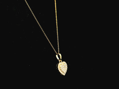 Heart-shaped diamond cluster pendant in 18K yellow gold – Emirates Diamonds