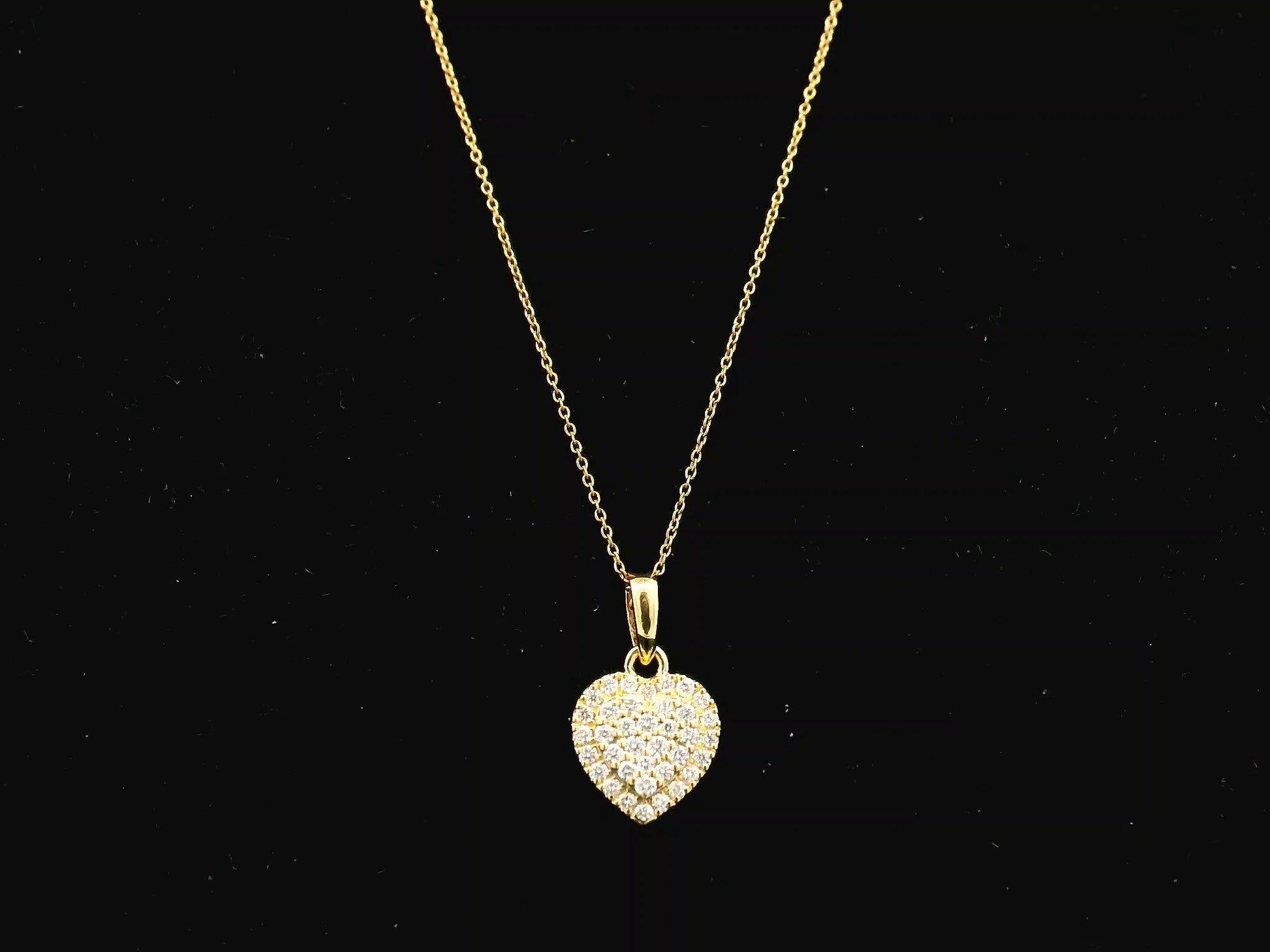 Heart-shaped diamond cluster pendant in 18K yellow gold – Emirates Diamonds