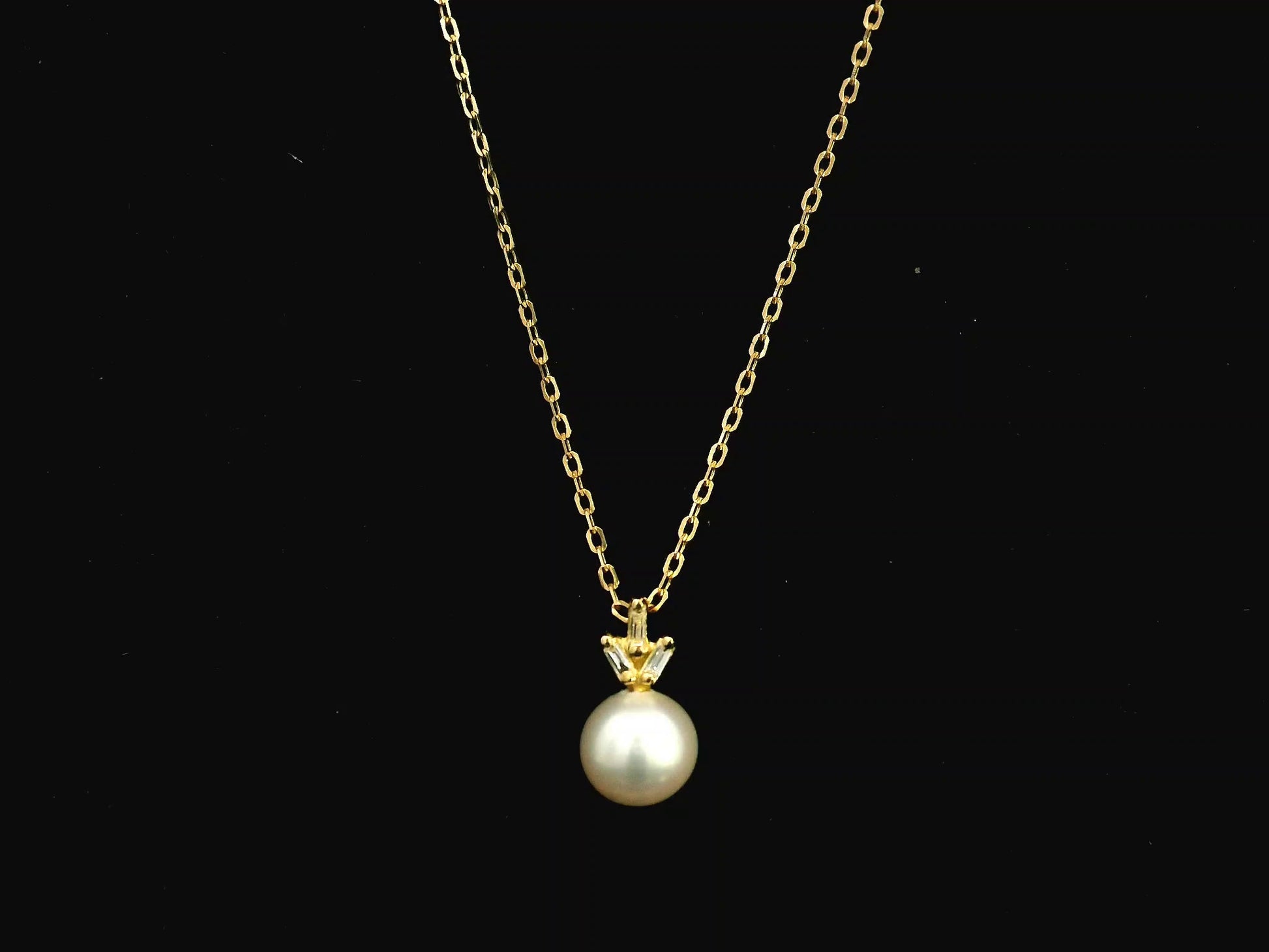 18K yellow gold freshwater pearl and diamond pendant necklace 0.06 carat – Emirates Diamonds