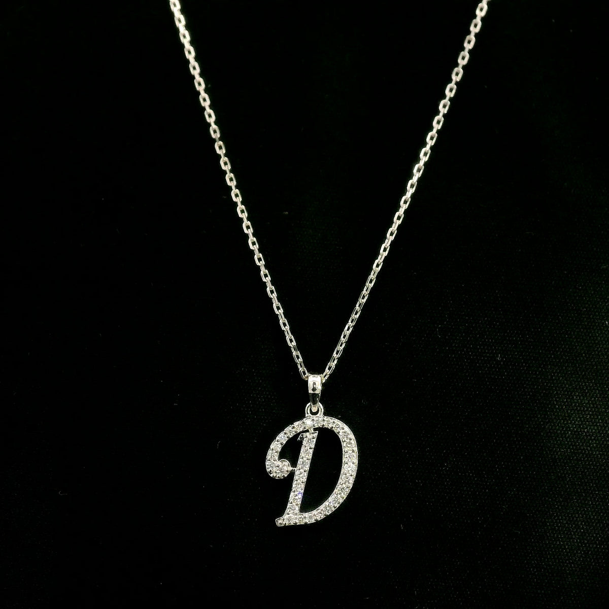 Diamond Initial D Alphabet Pendant In 18k Gold