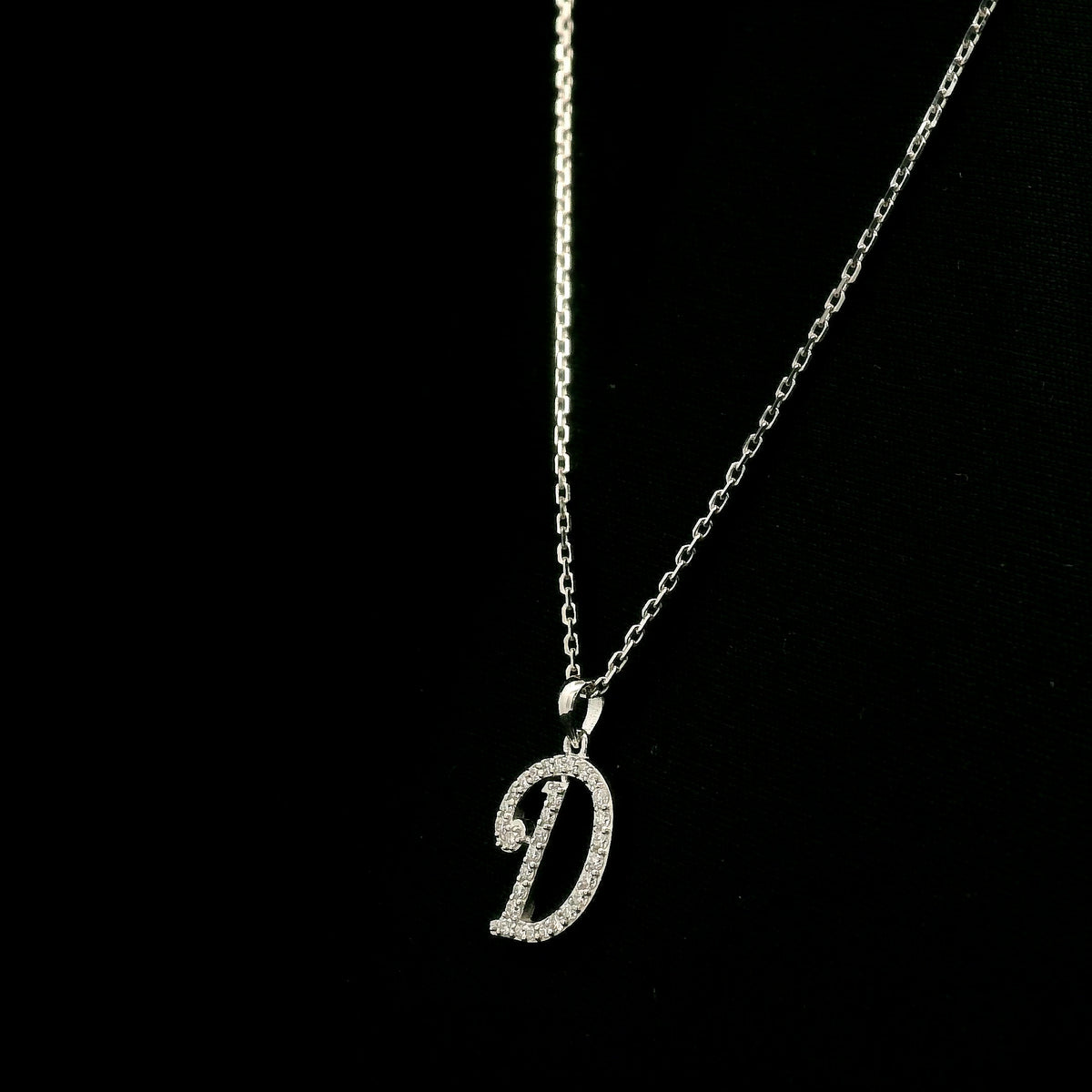 Diamond Initial D Alphabet Pendant In 18k Gold