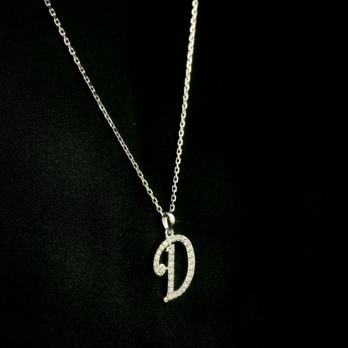 Diamond Initial D Alphabet Pendant In 18k Gold