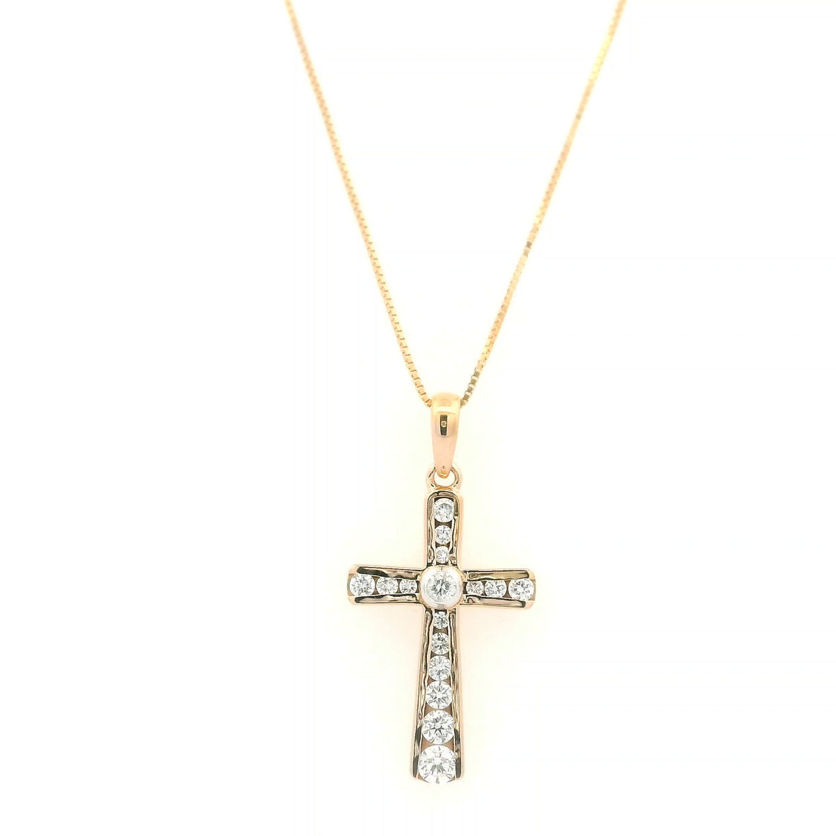 Diamond cross pendant in 18K rose gold with round brilliant diamonds and graduated diamond detailing