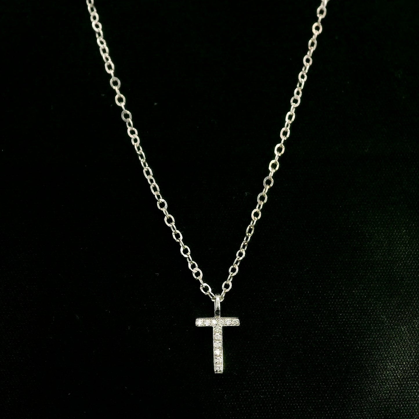Diamond Initial T Alphabet Pendant In 18k Gold