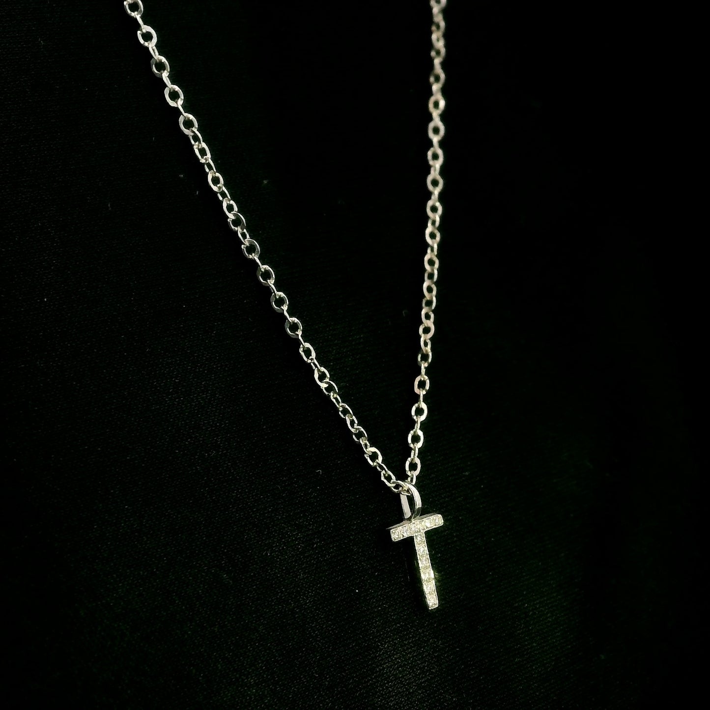 Diamond Initial T Alphabet Pendant In 18k Gold