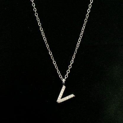 Diamond Initial V Alphabet Pendant In 18k Gold