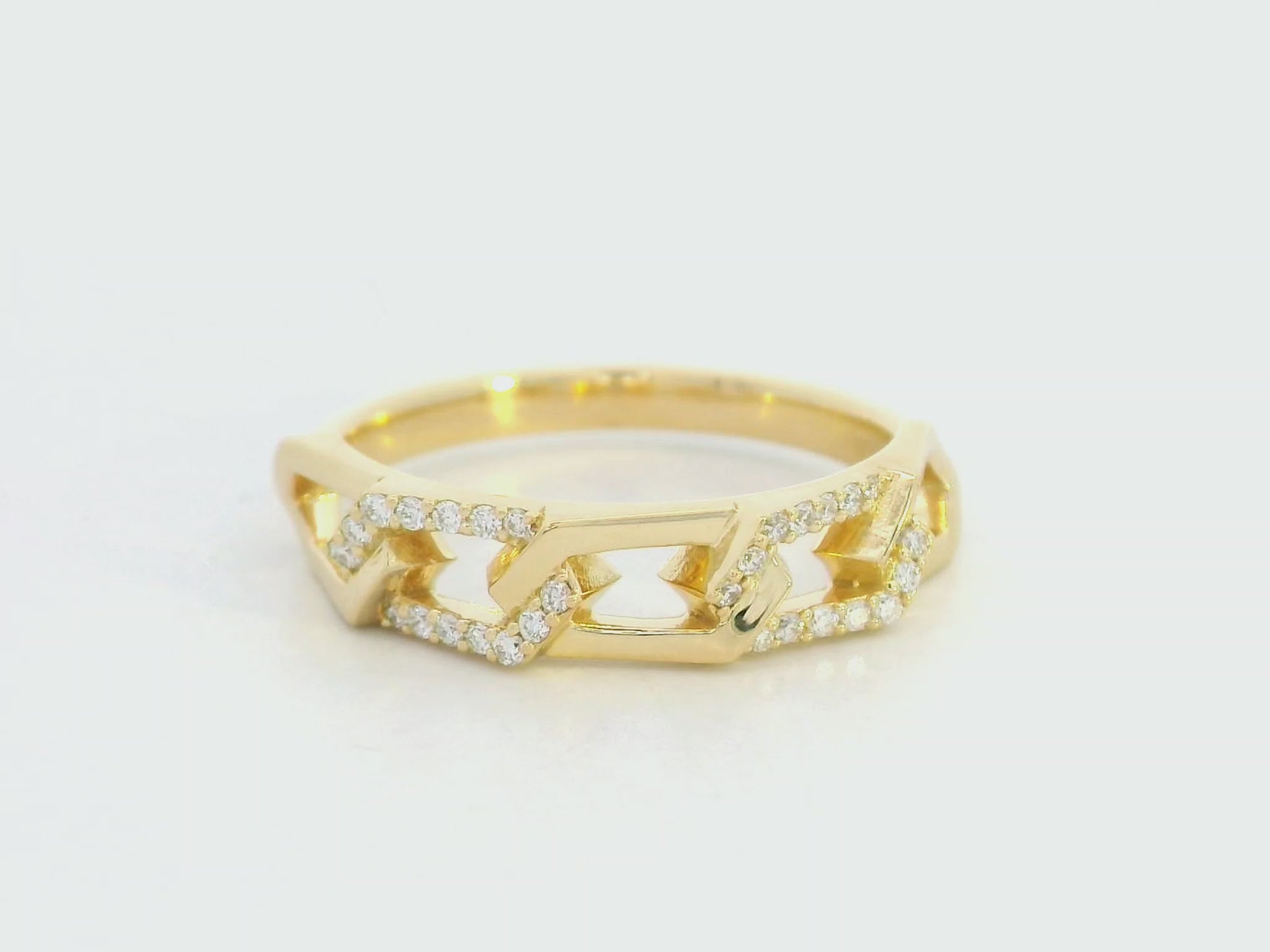 18K yellow gold diamond link band ring with natural diamonds by Emirates Diamonds