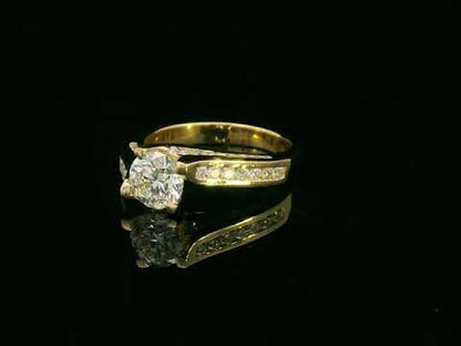 18K Yellow Gold Round-Cut Diamond Engagement Ring – 1.00ct Center + 0.84ct Side Diamonds