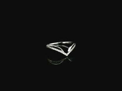 18K white gold chevron diamond ring featuring 0.10 carat natural diamonds in a V-shaped contour design.
