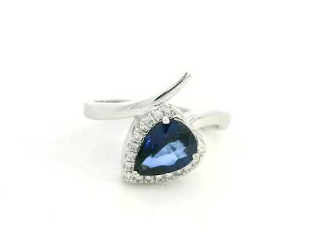video of 18k white gold ring with 1.51 ct pear-shaped blue sapphire and 0.13 ct diamonds,
