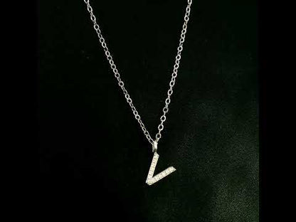 Diamond Initial V Alphabet Pendant In 18k Gold
