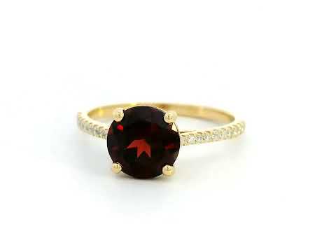 18K gold ring with 2.05-carat round-cut garnet and diamond-studded band – luxury gemstone jewelry
