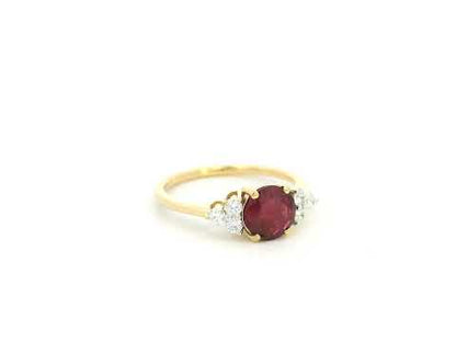 Ruby diamond cluster ring in 18K yellow gold with round ruby and side diamond clusters