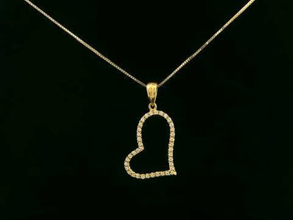 18k yellow gold open heart pendant with pavé-set diamonds