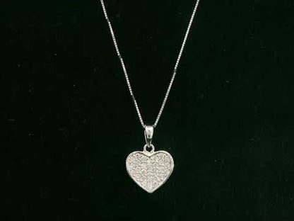 18K white gold diamond heart pendant with 0.26 carat natural diamonds by Emirates Diamonds