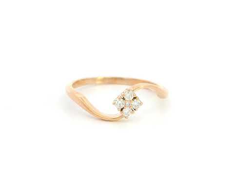 Diamond cluster wave ring in 18K rose gold