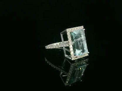 18k White Gold 7.66 carat Emerald-Cut Aquamarine with Diamond Halo, Cocktail Ring