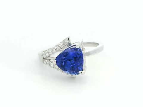 Video of 18k white gold trillion-cut tanzanite and diamond split-shank ring