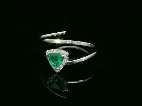 18K gold open band ring with trillion-cut emerald and diamond halo