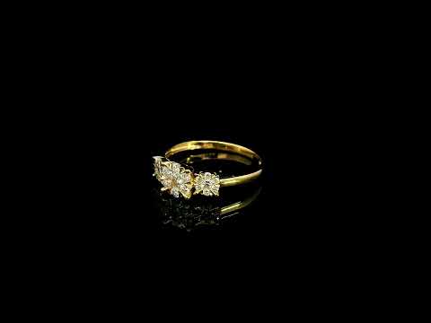 Diamond cluster ring with round brilliant diamonds in 18K yellow gold