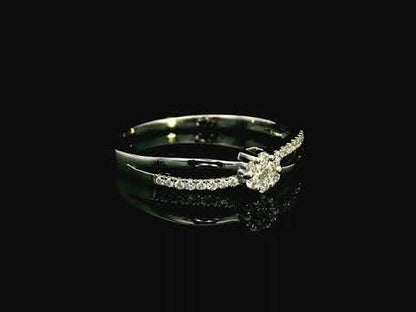 18K White Gold Diamond Cluster Ring with Elegant Split Band Design