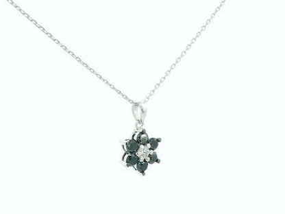 18k white gold flower pendant with black and white diamonds – 