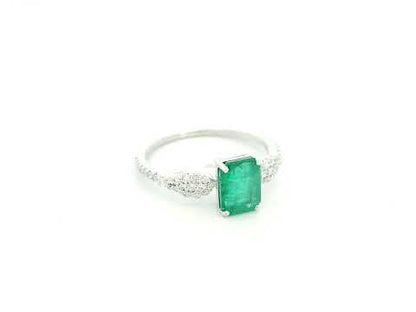 18K white gold emerald ring with 1.54 carat emerald and 0.28 carat diamond accents – Emirates Diamonds