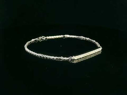 Luxury 18K Gold Diamond Bracelet with a Sleek Bar Design – 0.58 Carat"