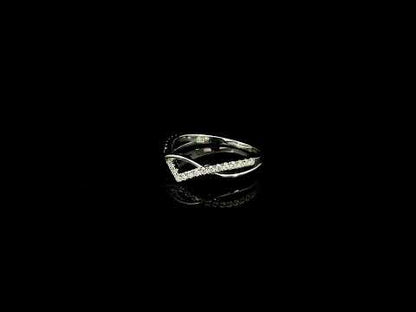18K white gold diamond crossover ring with curved V shaped design