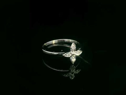 18k Gold Floral Diamond Ring – Delicate Marquise Motif Design