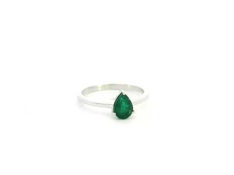 Emerald solitaire ring in 18K white gold with pear-shaped emerald