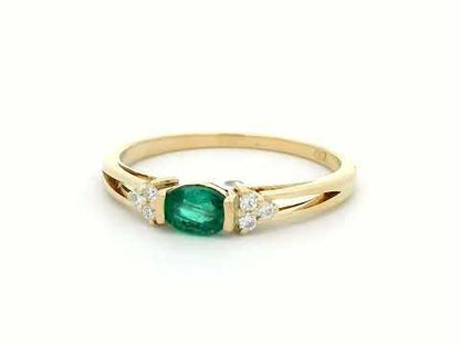 Elegant 18K Gold Ring with 0.32ct Oval Cut Emerald & Diamond Accents – Includes Gift Box