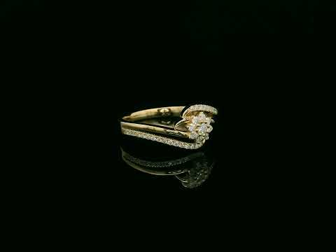 Diamond floral twist ring in 18K yellow gold with pavé diamond bands