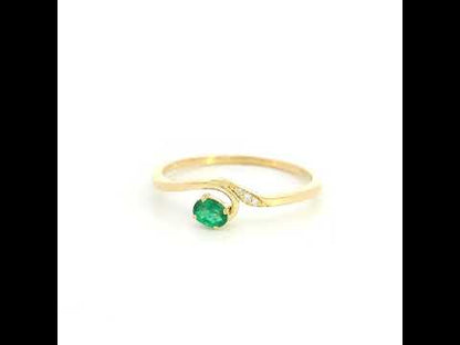Emerald Diamond Ring in 18K Yellow Gold